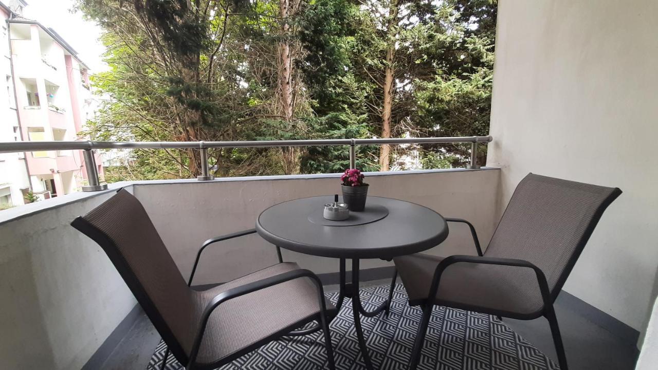Gockel Homes 1 - Zentral Mit Balkon & Netflix Essen Luaran gambar